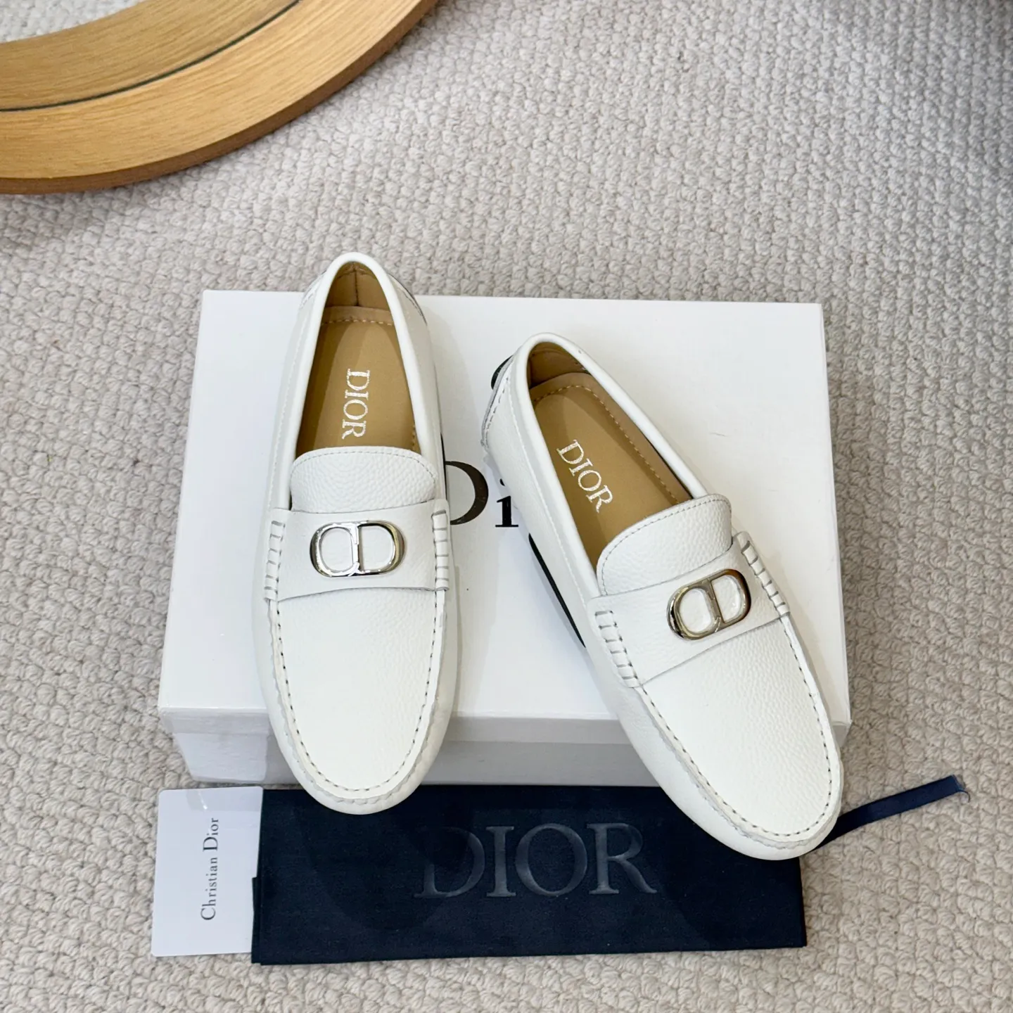 Men's clothing and shoes 💰420! (Yangli) Quality DIOR [Dior’s latest arrival] real auction hot-selling Doudou shoes 🔍DIOR) new Doudou shoes 👍Belgian designer Martin Margiela serves as Gucci shoe designer y full of charm, luxury style gentleman upper: imported cowhide, lining with spring sweat-absorbent first-layer sheepskin. Outsole Brand outsole, the last stitching on the bottom will never come off; equipped with classic Gucci exquisite hardware C D buckle💋The whole pair of shoes is fashionable and casual without losing high-end style; standard 38-46